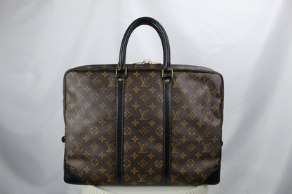 Louis Vuitton Porte Documents Voyage Macassar