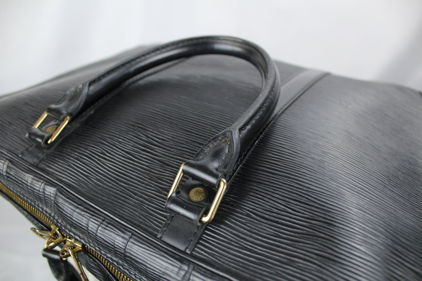 Louis Vuitton Porte Documents Voyage Epi