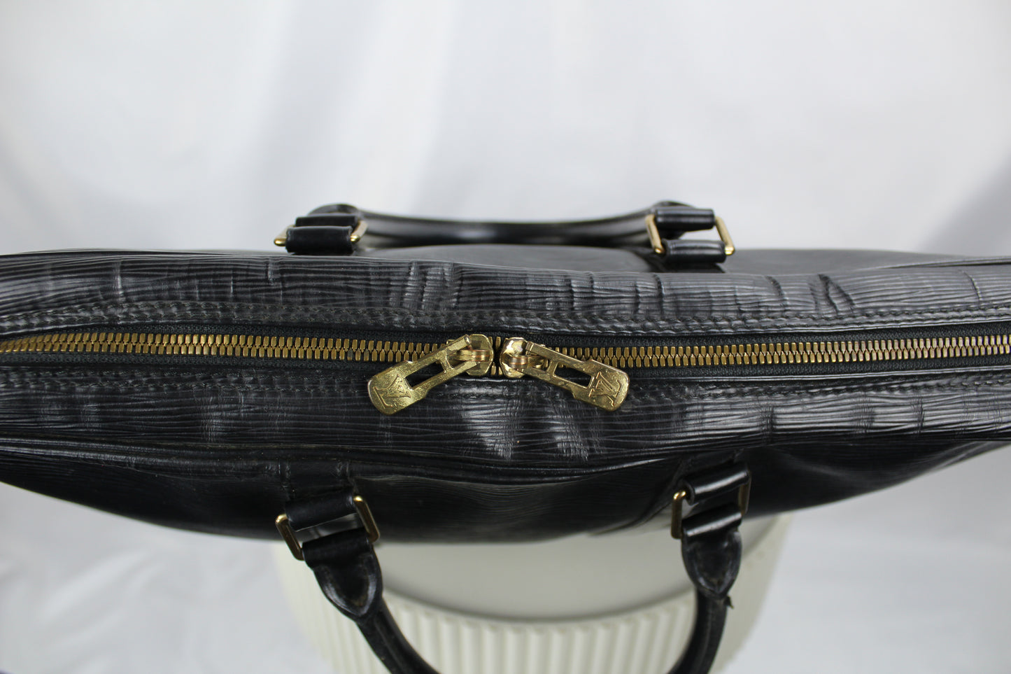 Louis Vuitton Porte Documents Voyage Epi