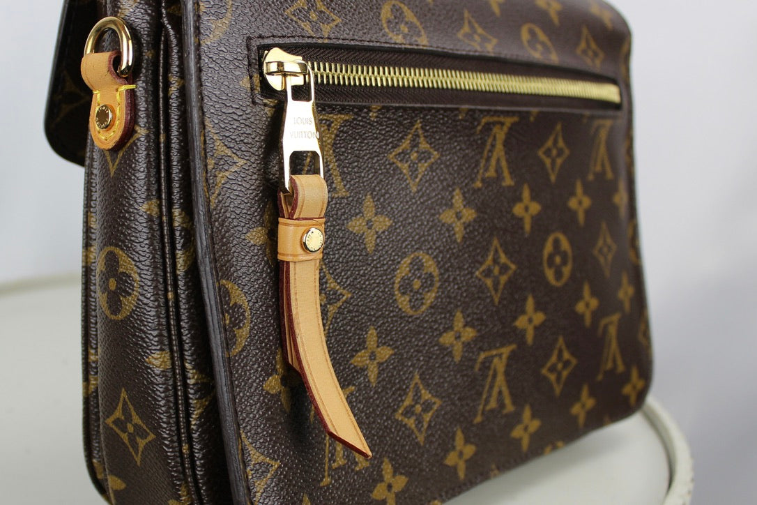 Louis Vuitton Pochette Metis MM