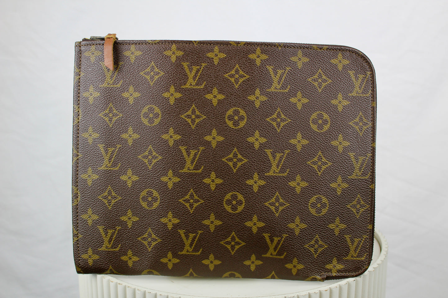 Louis Vuitton Poche Documents