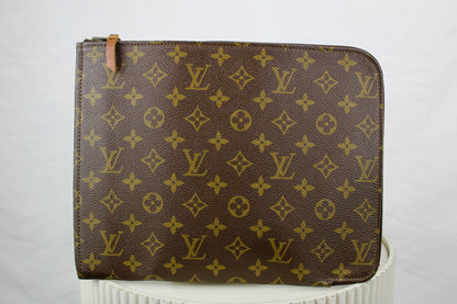 Louis Vuitton Poche Documents