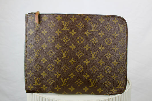 Louis Vuitton Poche Documents