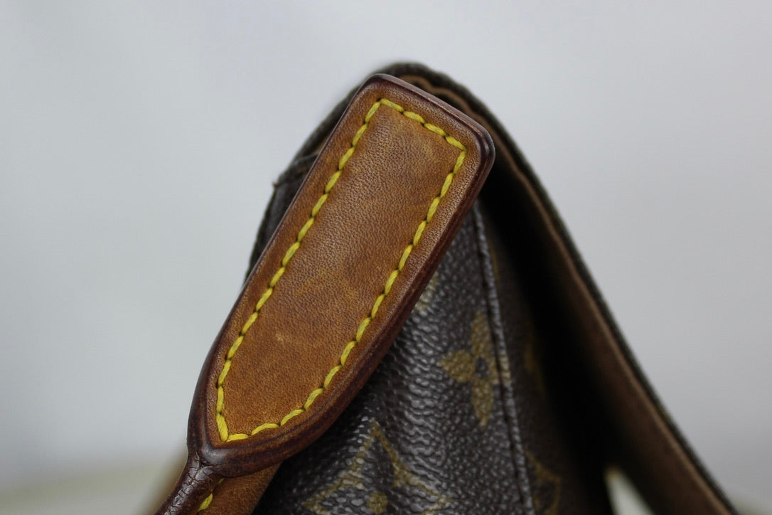 Louis Vuitton Mini Looping