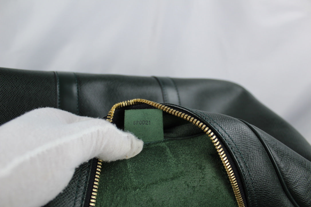 Louis Vuitton Taiga Kendall