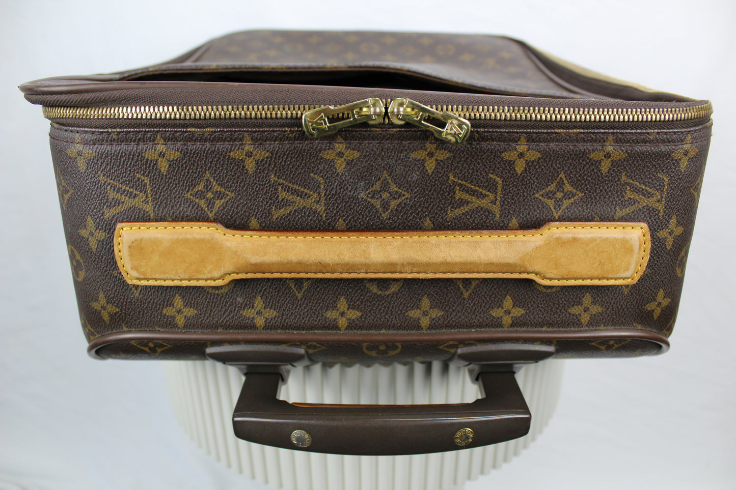 Louis Vuitton Pegase 45