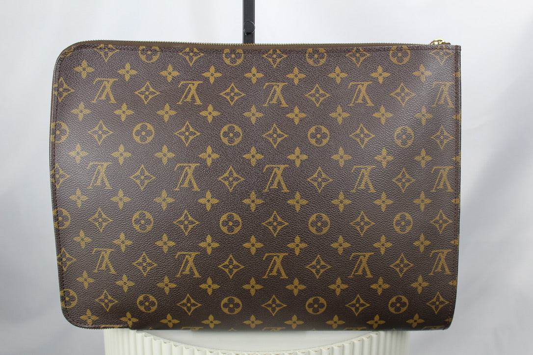 Louis Vuitton Poche Documents