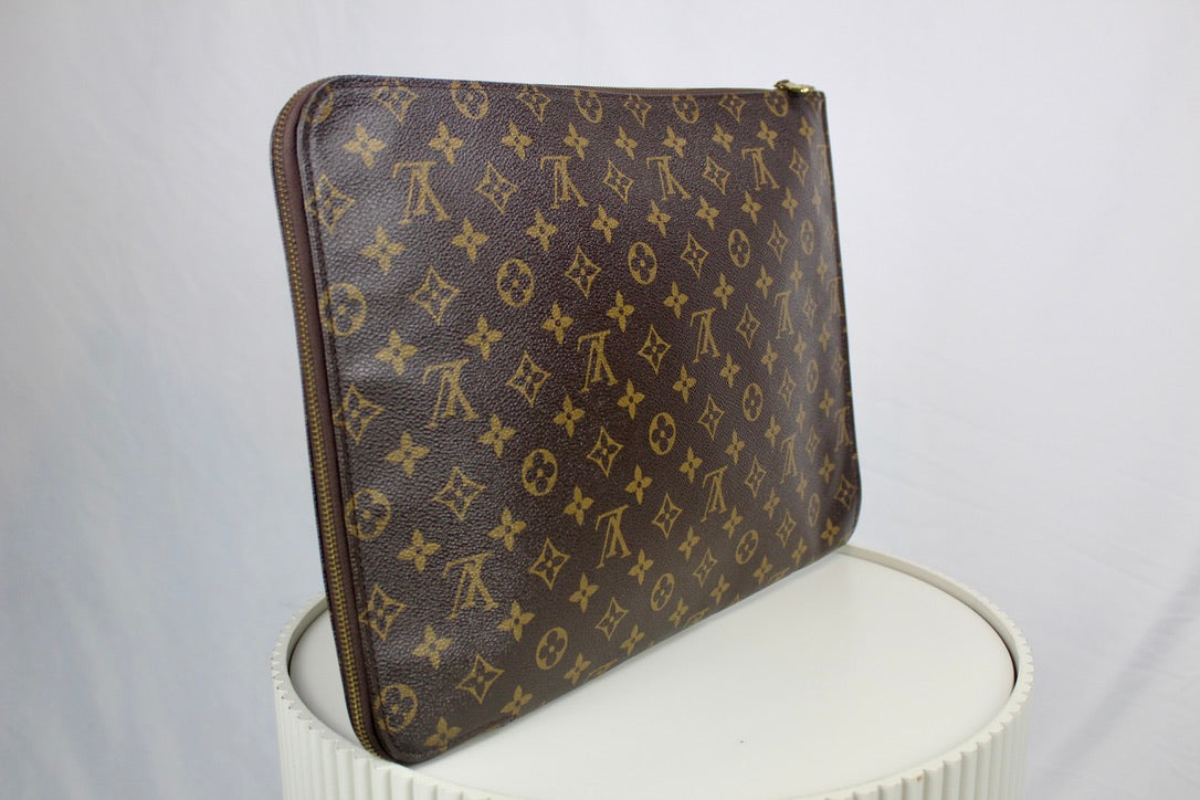 Louis Vuitton Poshe Documents