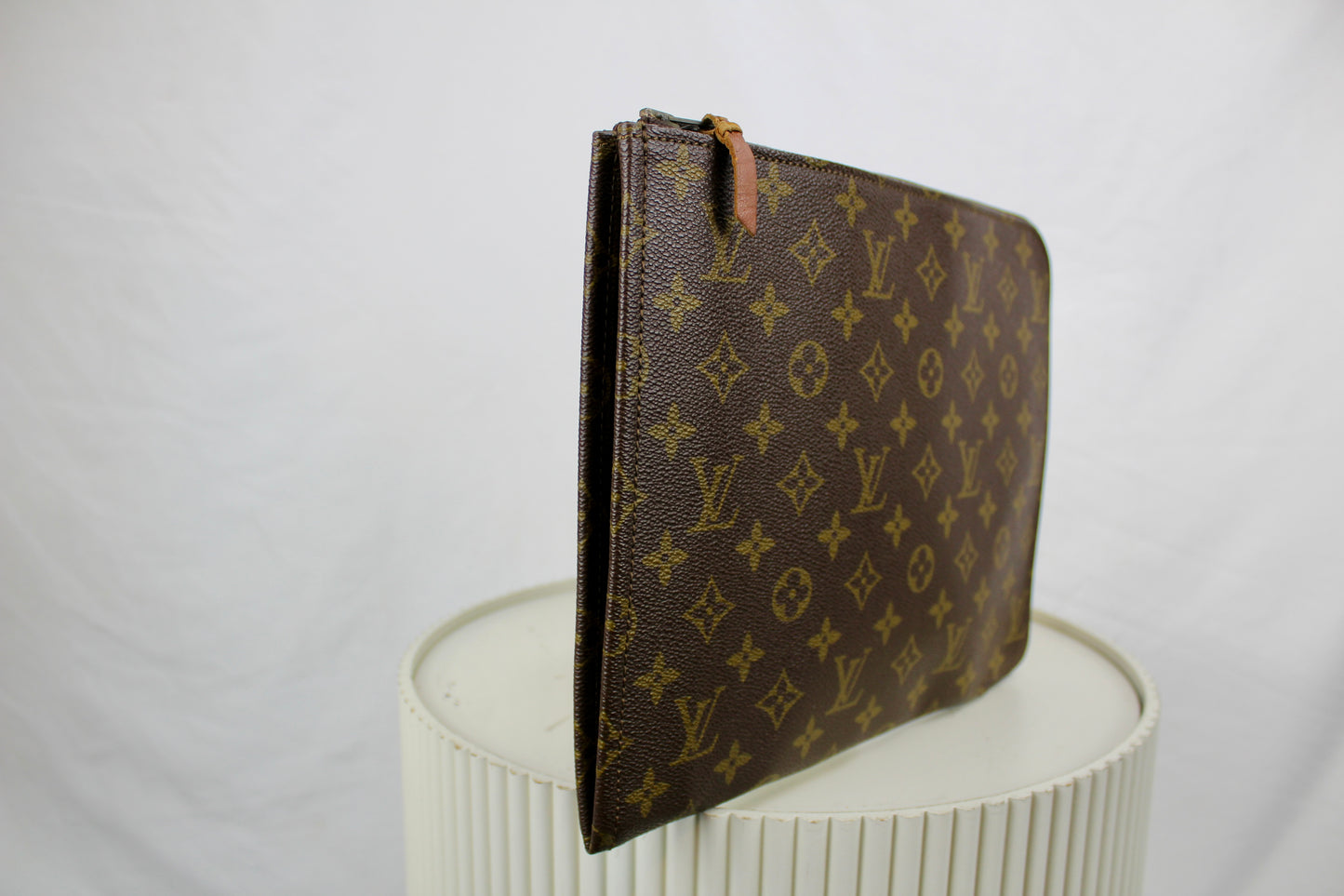 Louis Vuitton Poche Documents