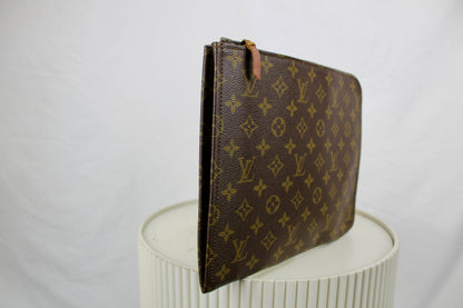 Louis Vuitton Poche Documents