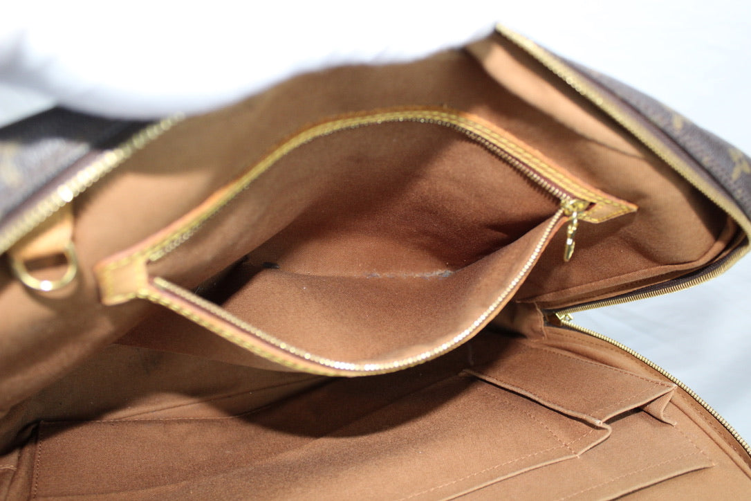 Louis Vuitton Porte Documents Pegase