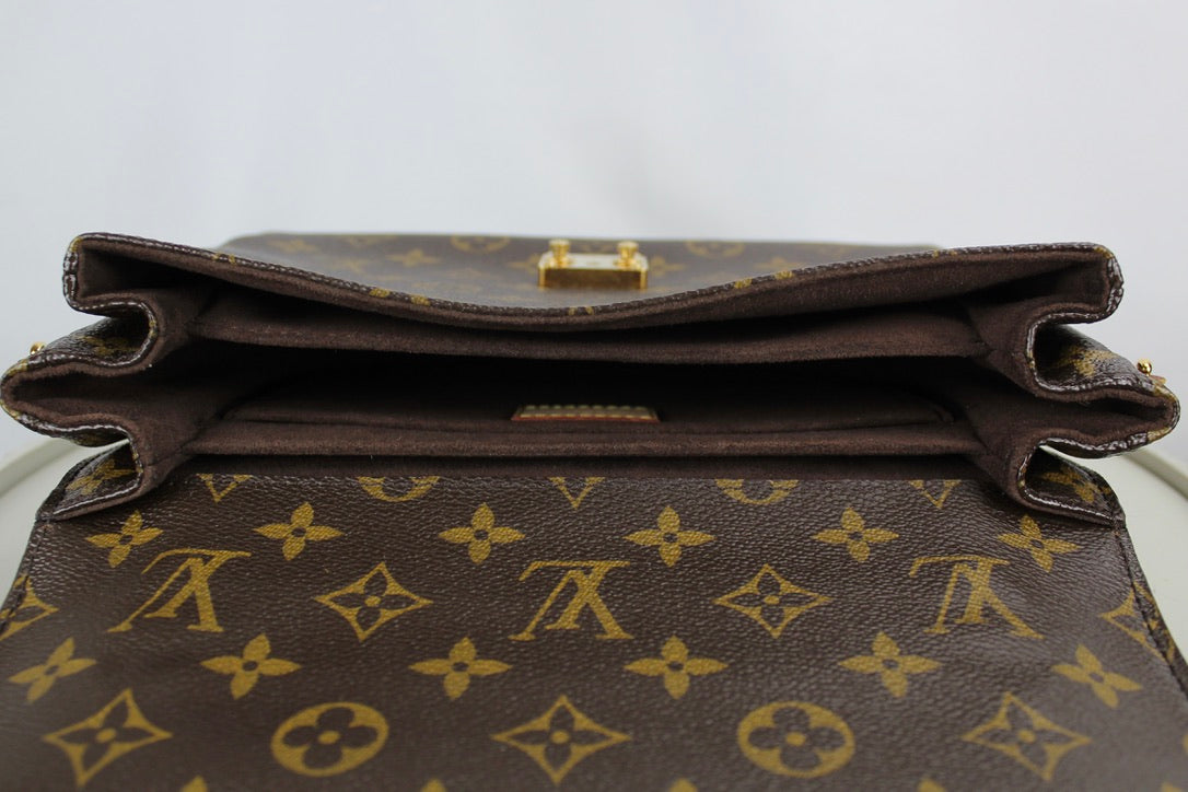 Louis Vuitton Pochette Metis MM