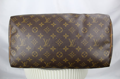 Louis Vuitton Speedy 35