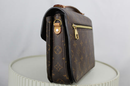 Louis Vuitton Pochette Metis MM