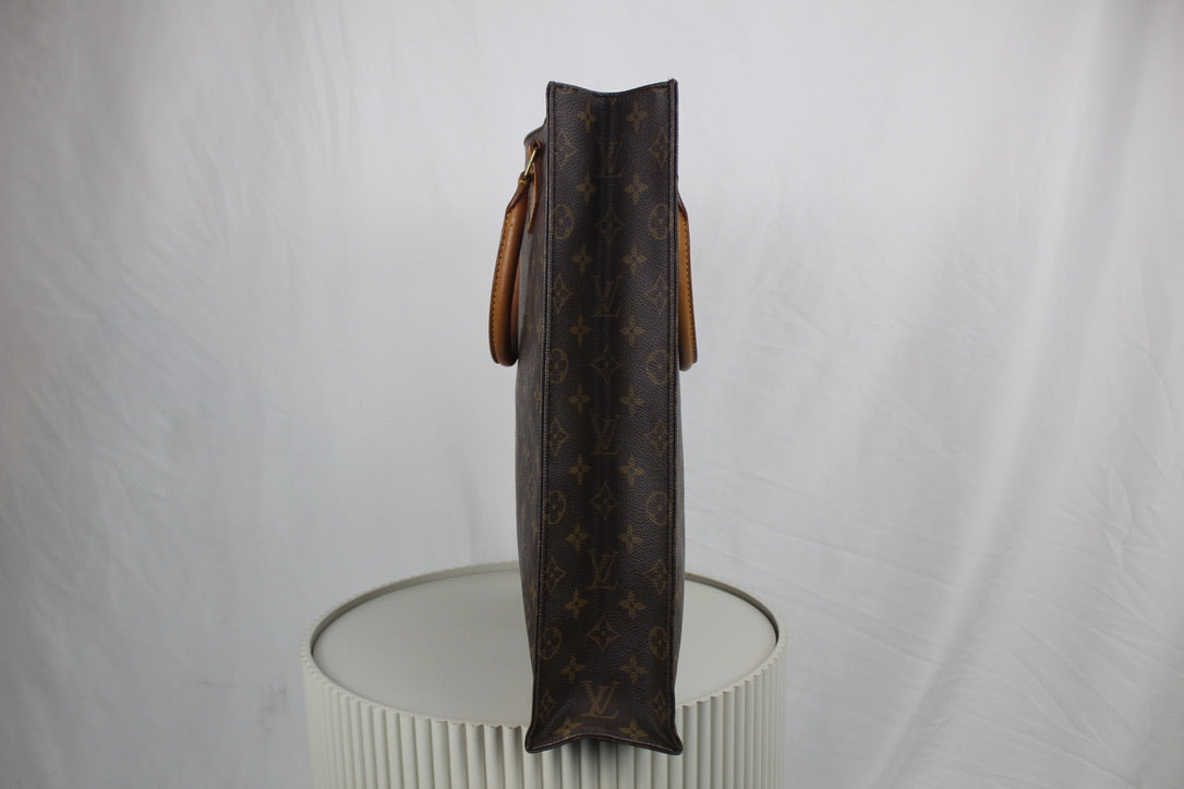 Louis Vuitton Sac Plat