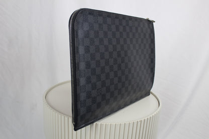 Louis Vuitton Poshe Documents