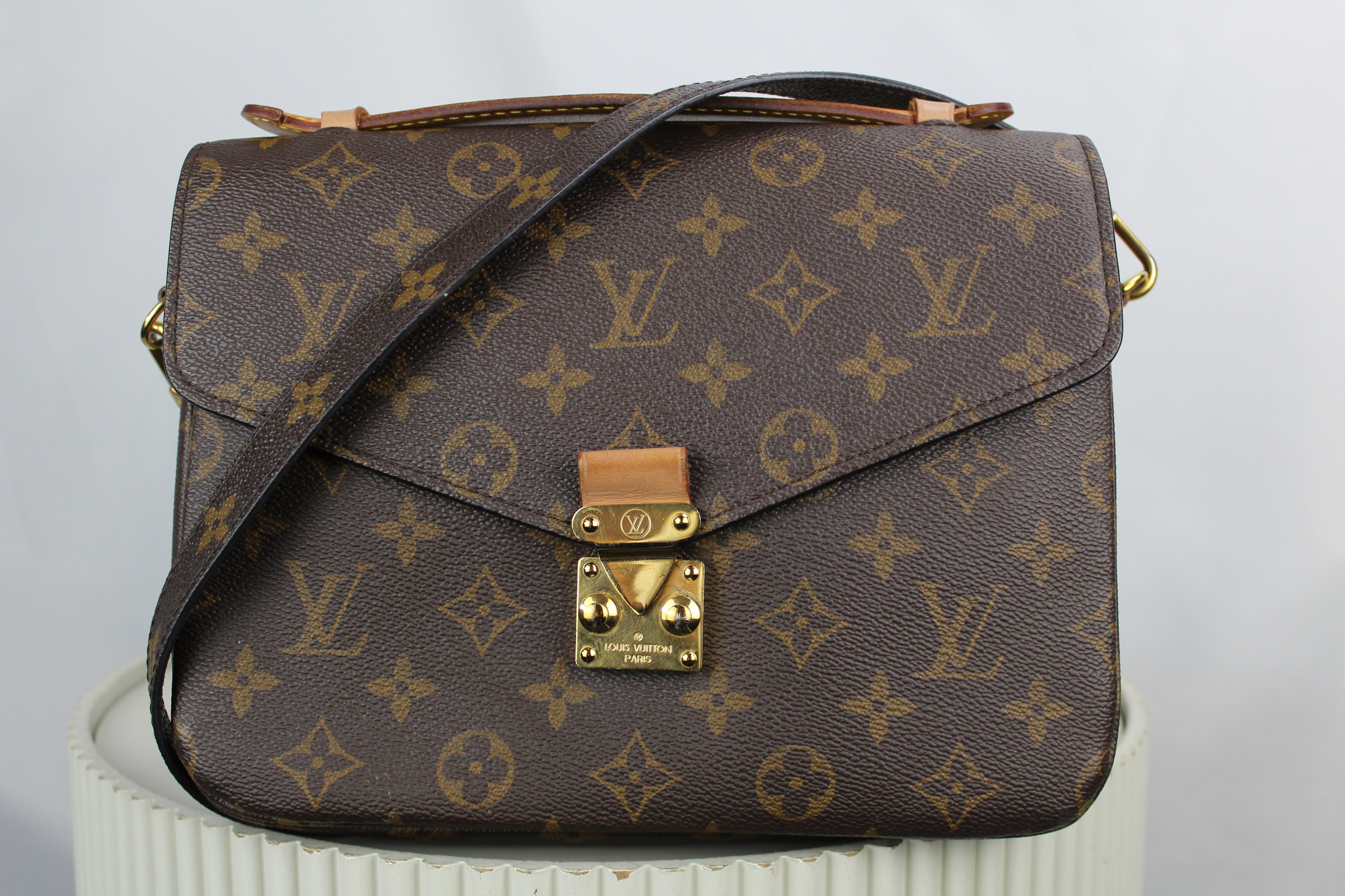 Louis Vuitton Pochette Metis MM