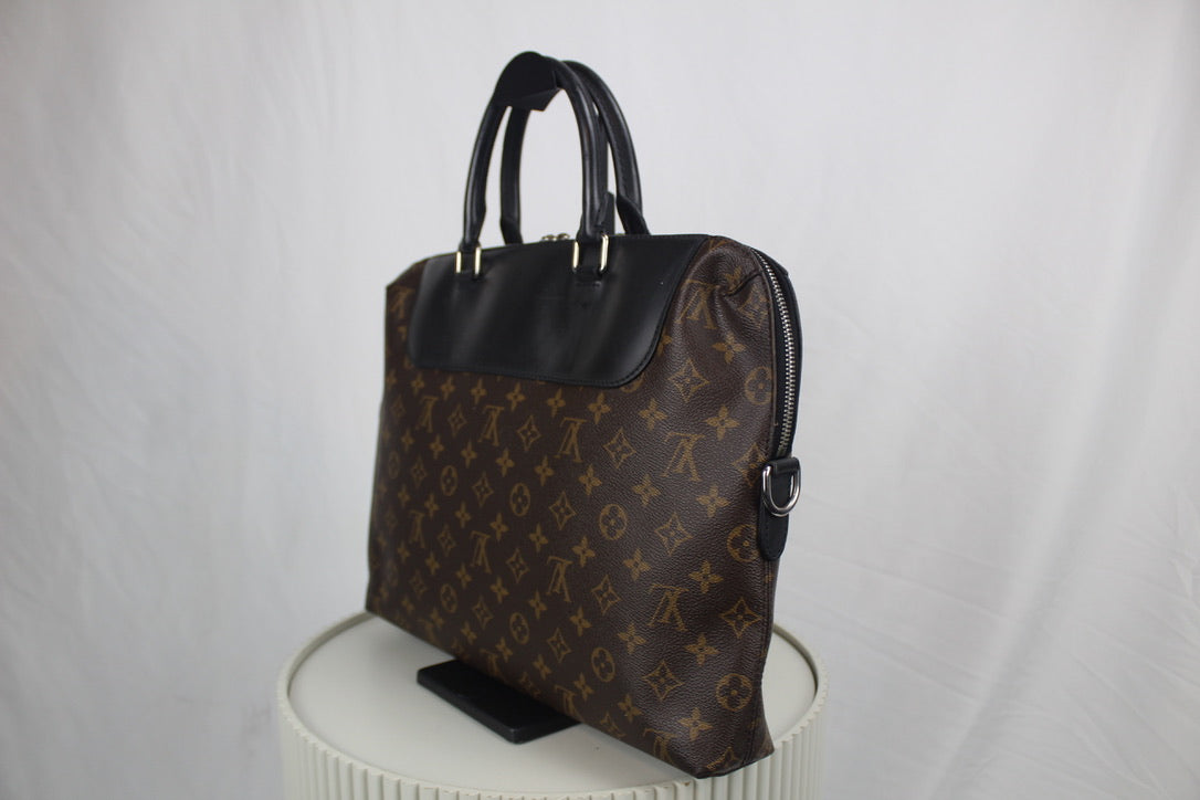 Louis Vuitton Porte Documents Macassar