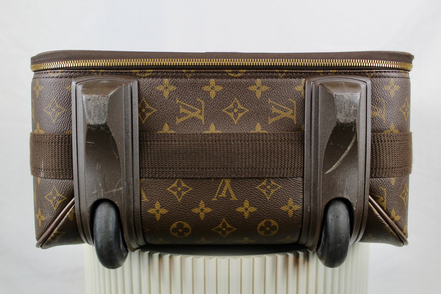 Louis Vuitton Pegasé 60