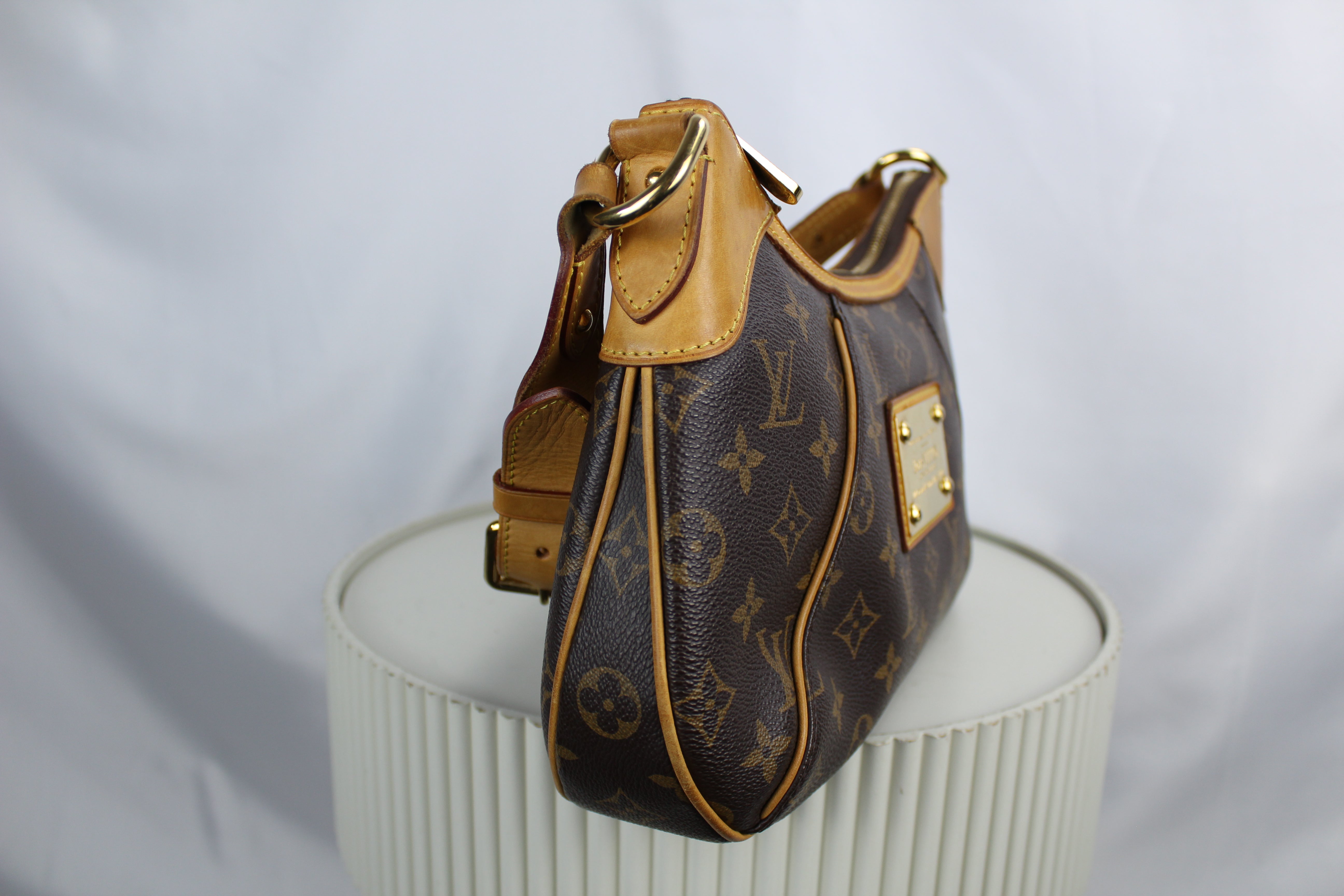 Louis Vuitton Thames PM