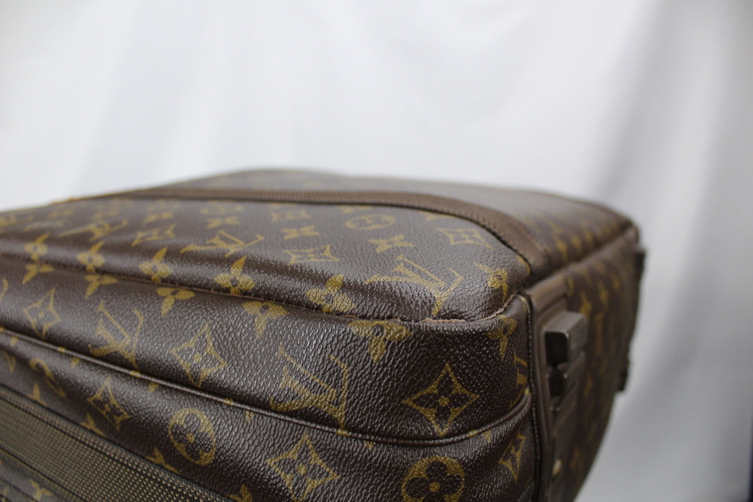 Louis Vuitton Satellite 53