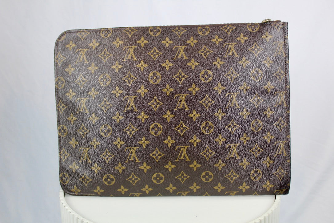 Louis Vuitton Poshe Documents