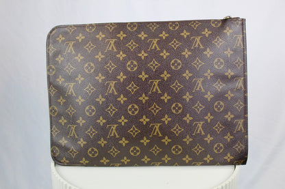 Louis Vuitton Poshe Documents