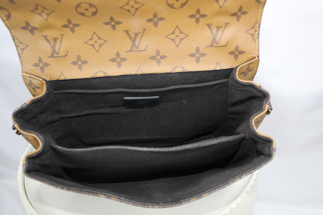 Louis Vuitton Pochette Metis MM Monogram Reverse