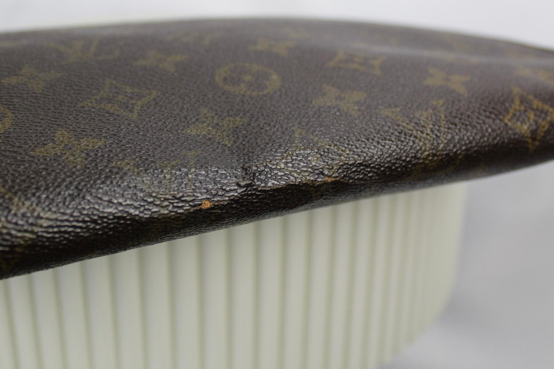 Louis Vuitton Poche Documents
