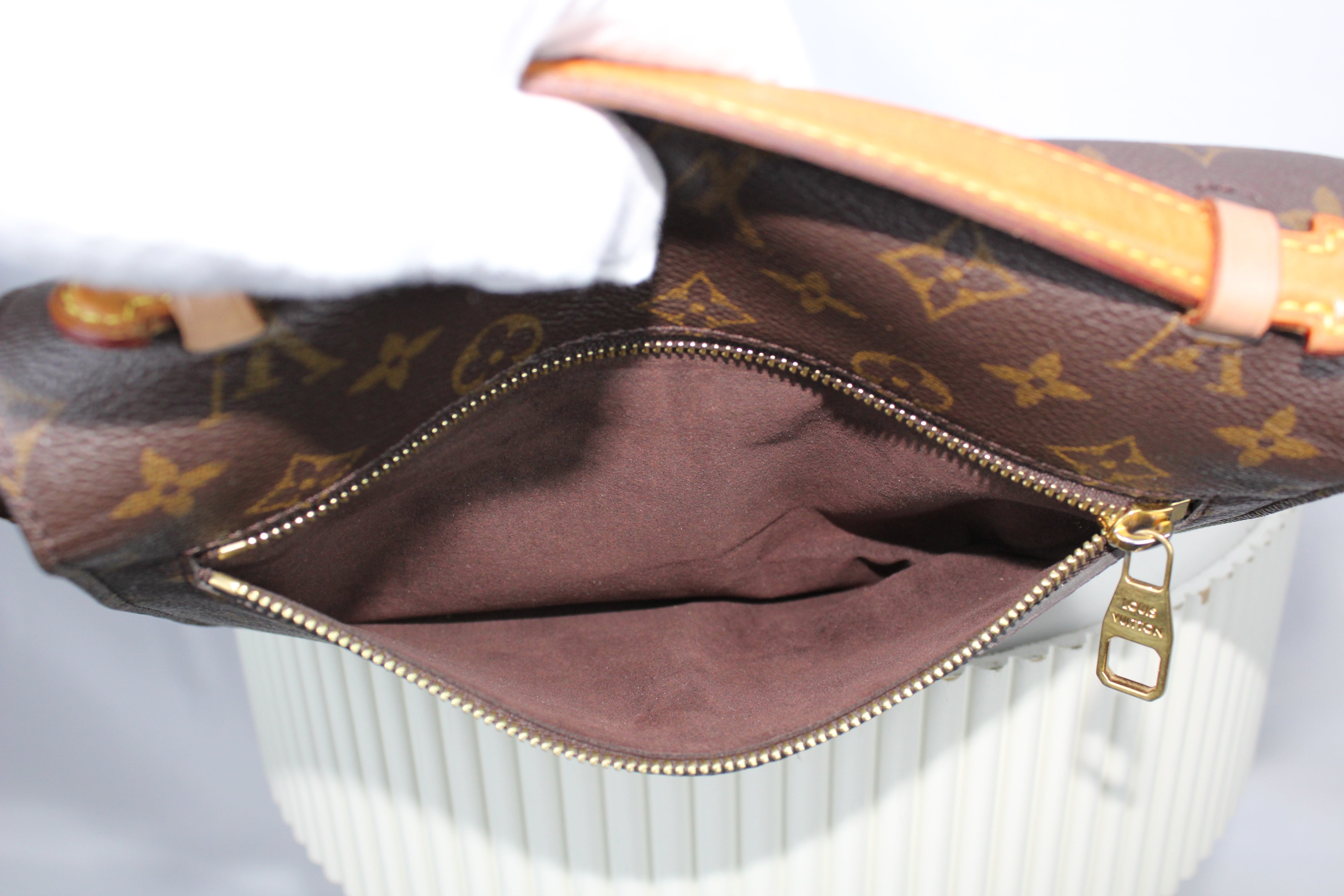 Louis Vuitton Pochette Metis MM