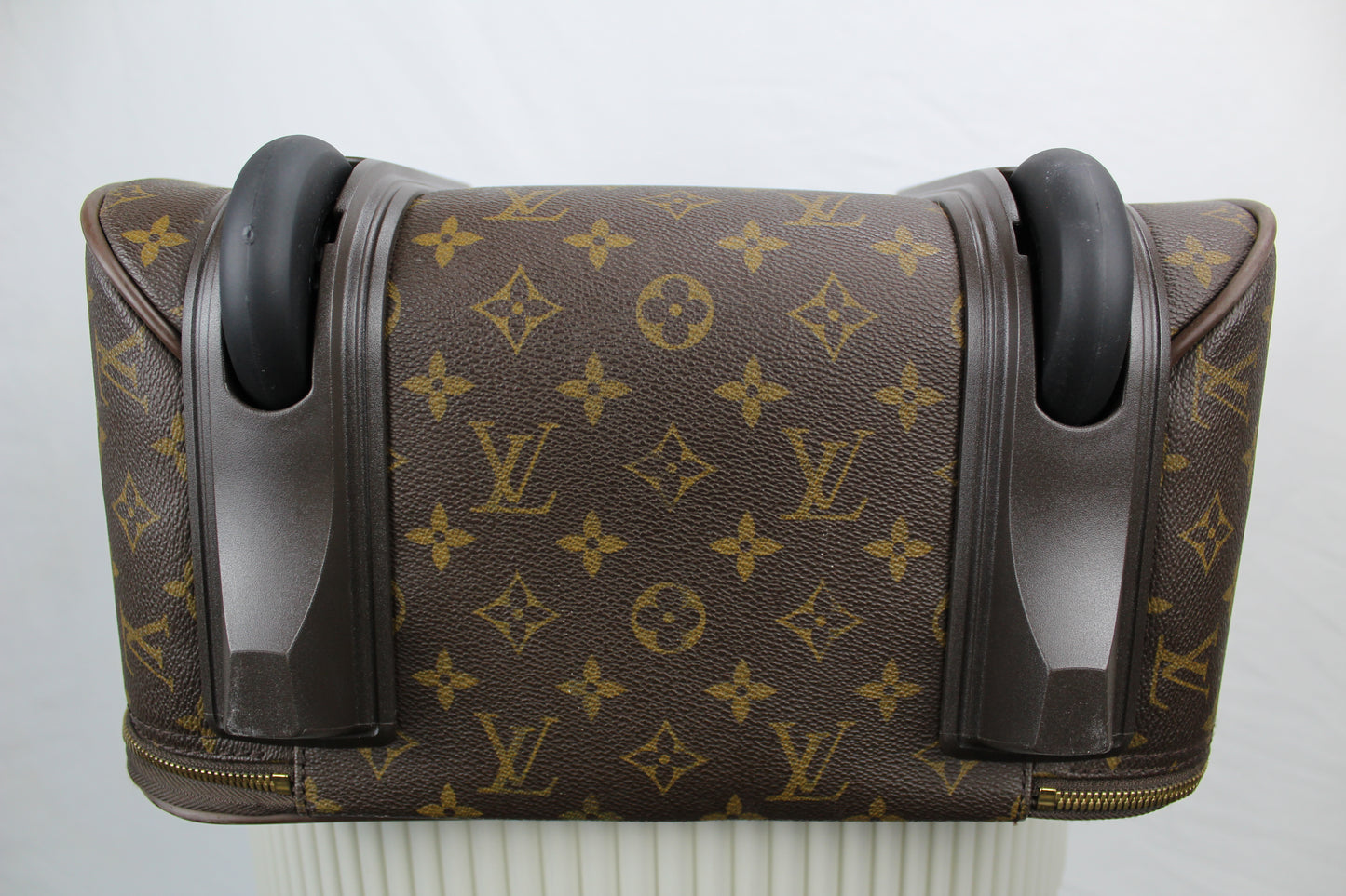 Louis Vuitton Pegase 45