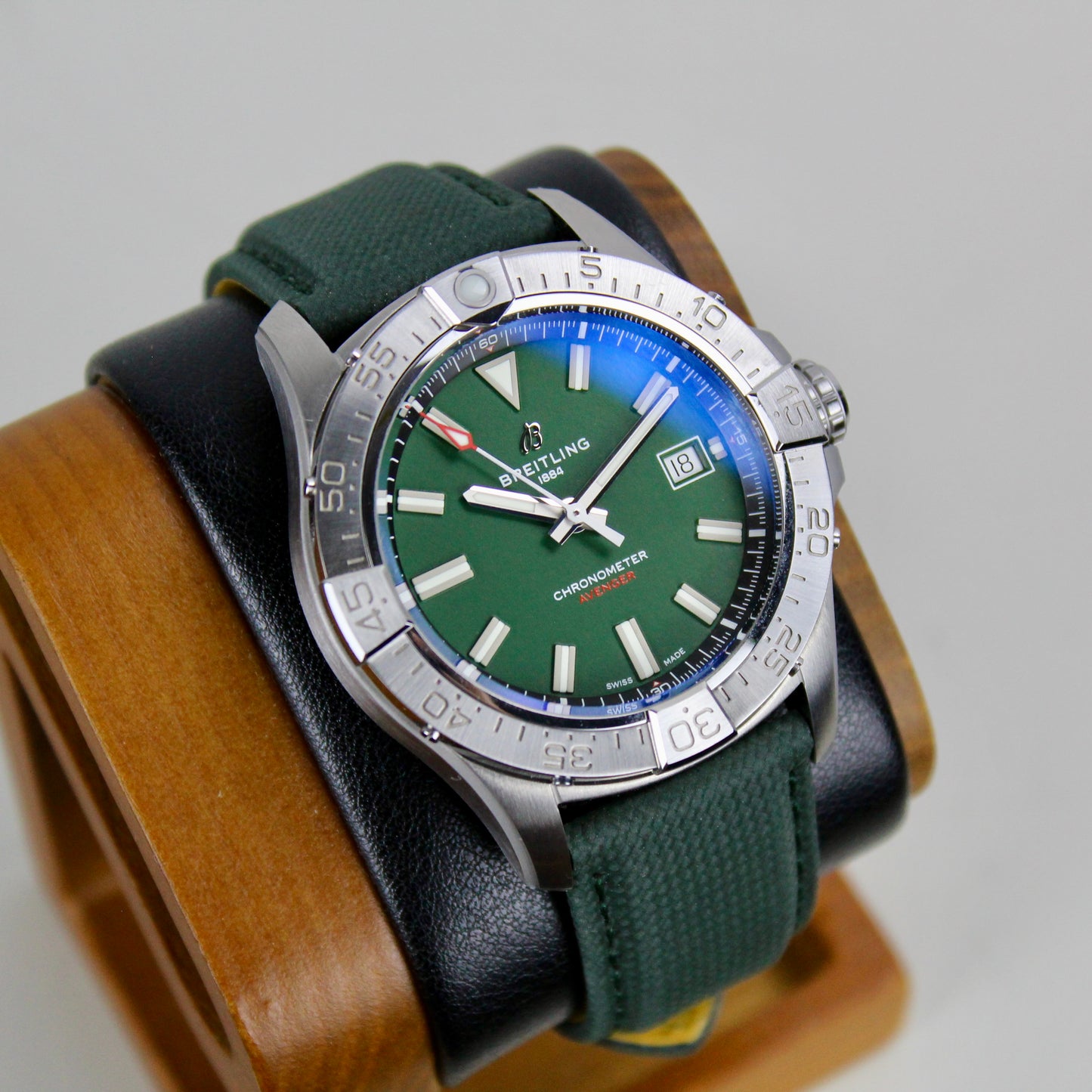Breitling Avenger 42 - A17328 - Green