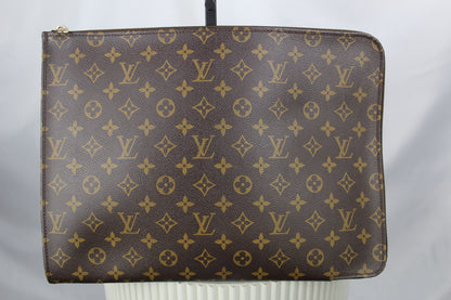 Louis Vuitton Poche Documents