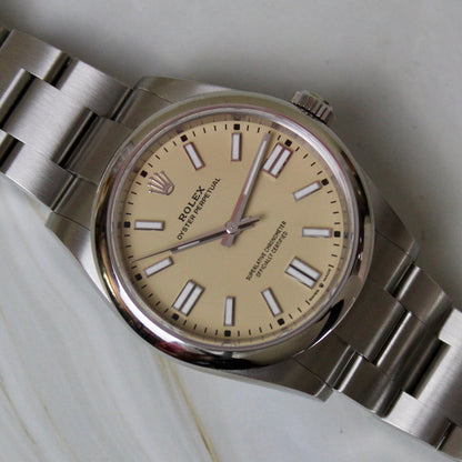 Rolex Oyster Perpetual - 134300