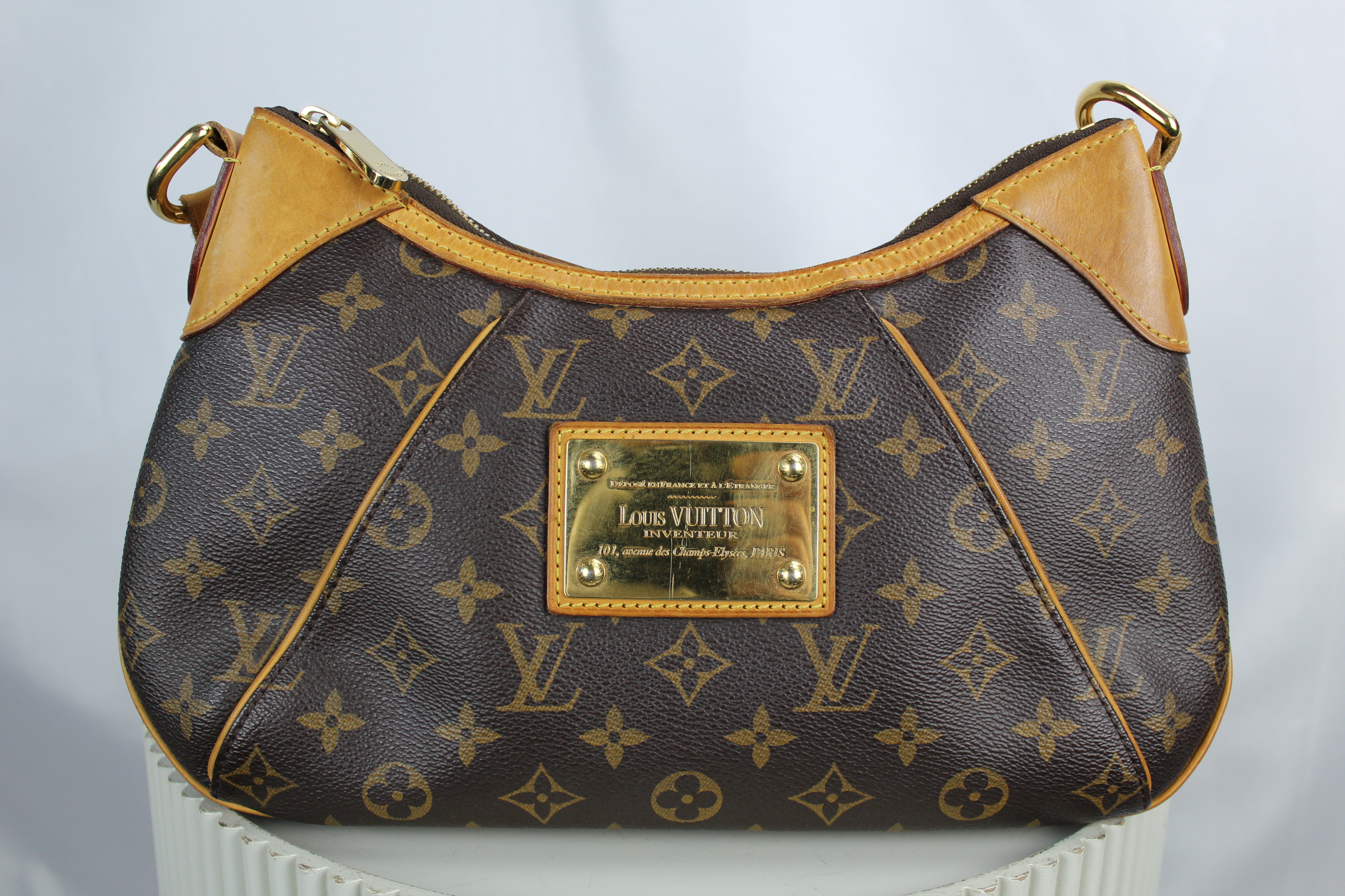 Louis Vuitton Thames PM