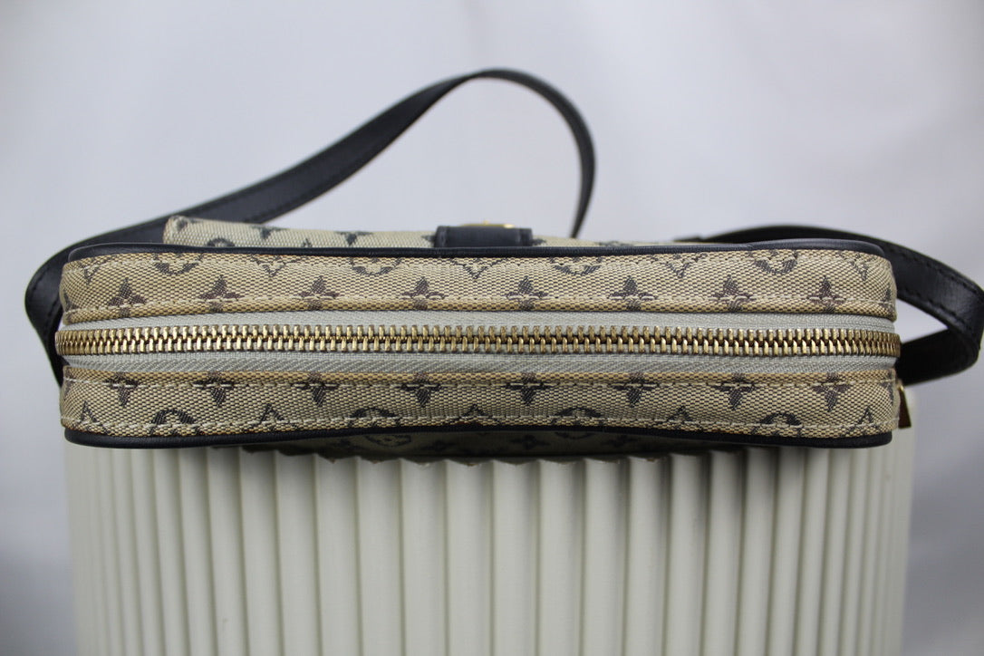 Louis Vuitton Mini Juliette MM