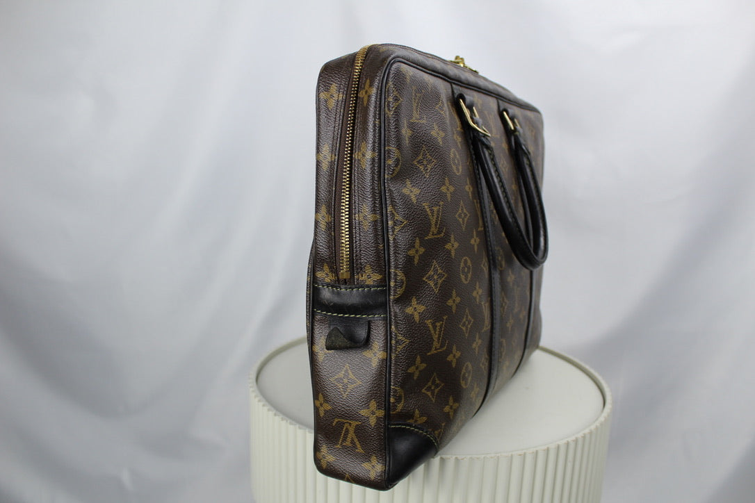 Louis Vuitton Porte Documents Voyage Macassar