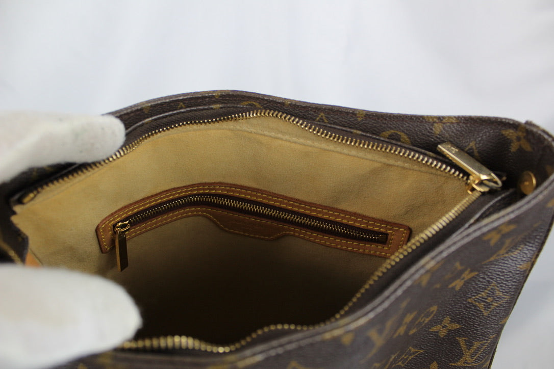 Louis Vuitton Looping GM