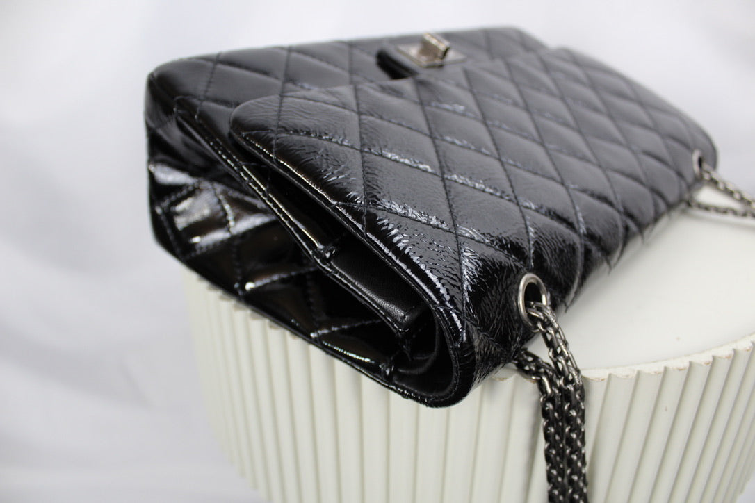 Chanel 2.55 Reissue