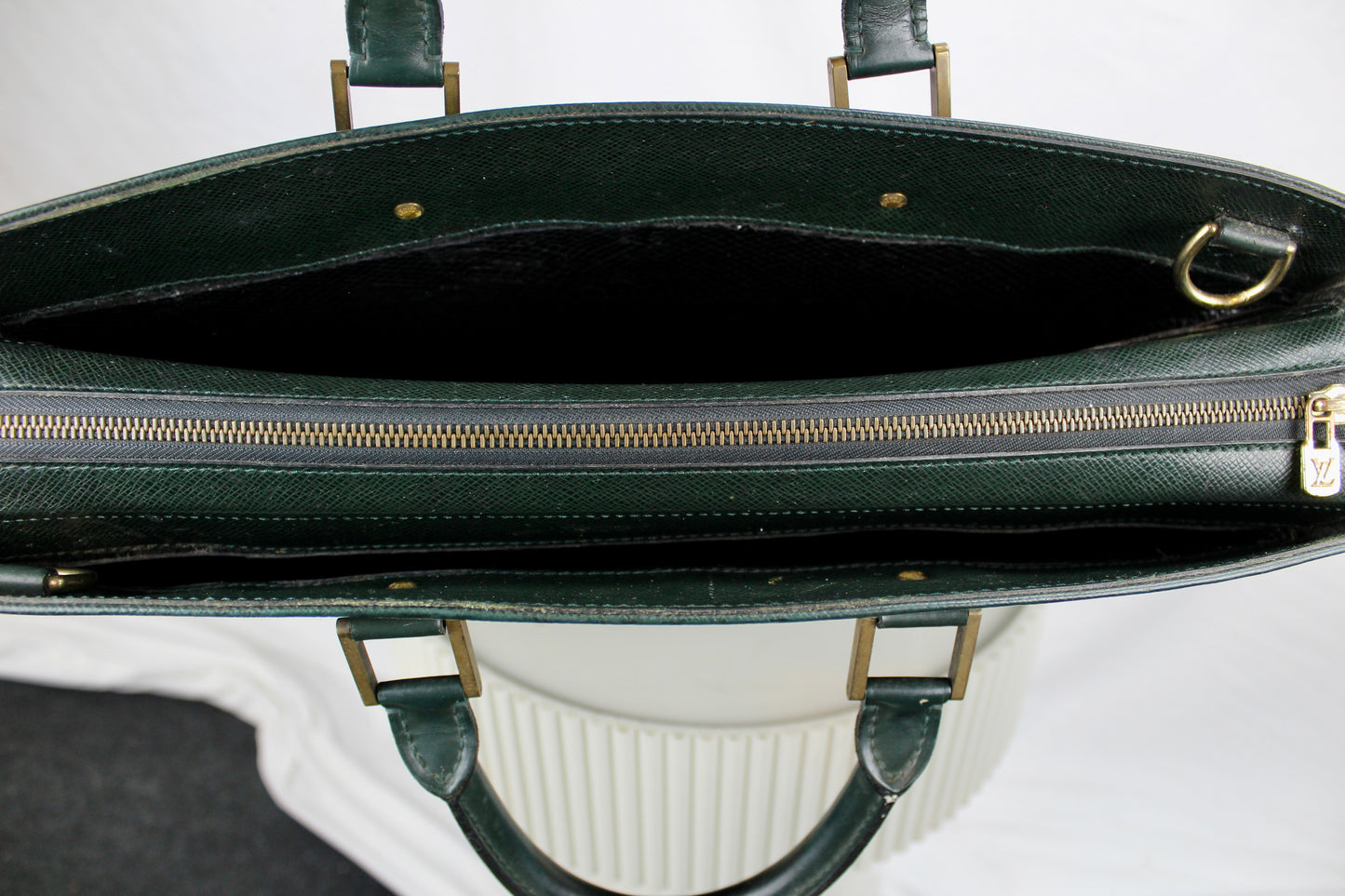 Louis Vuitton Porte Documents Epi Rosan