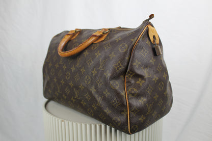 Louis Vuitton Speedy 35