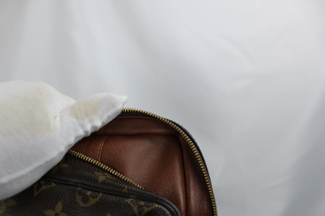 Louis Vuitton Porte Documents Voyage Macassar