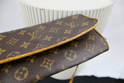 Louis Vuitton Pochette Twin GM