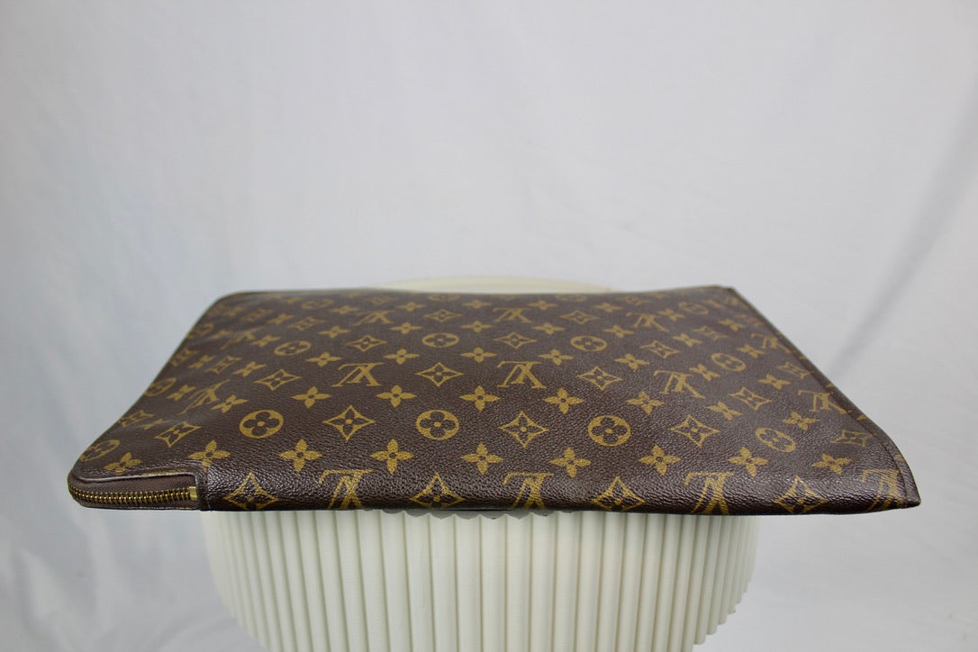 Louis Vuitton Poshe Documents