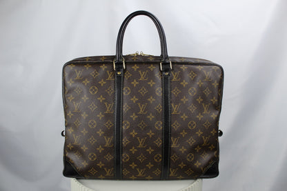 Louis Vuitton Porte Documents Voyage Macassar