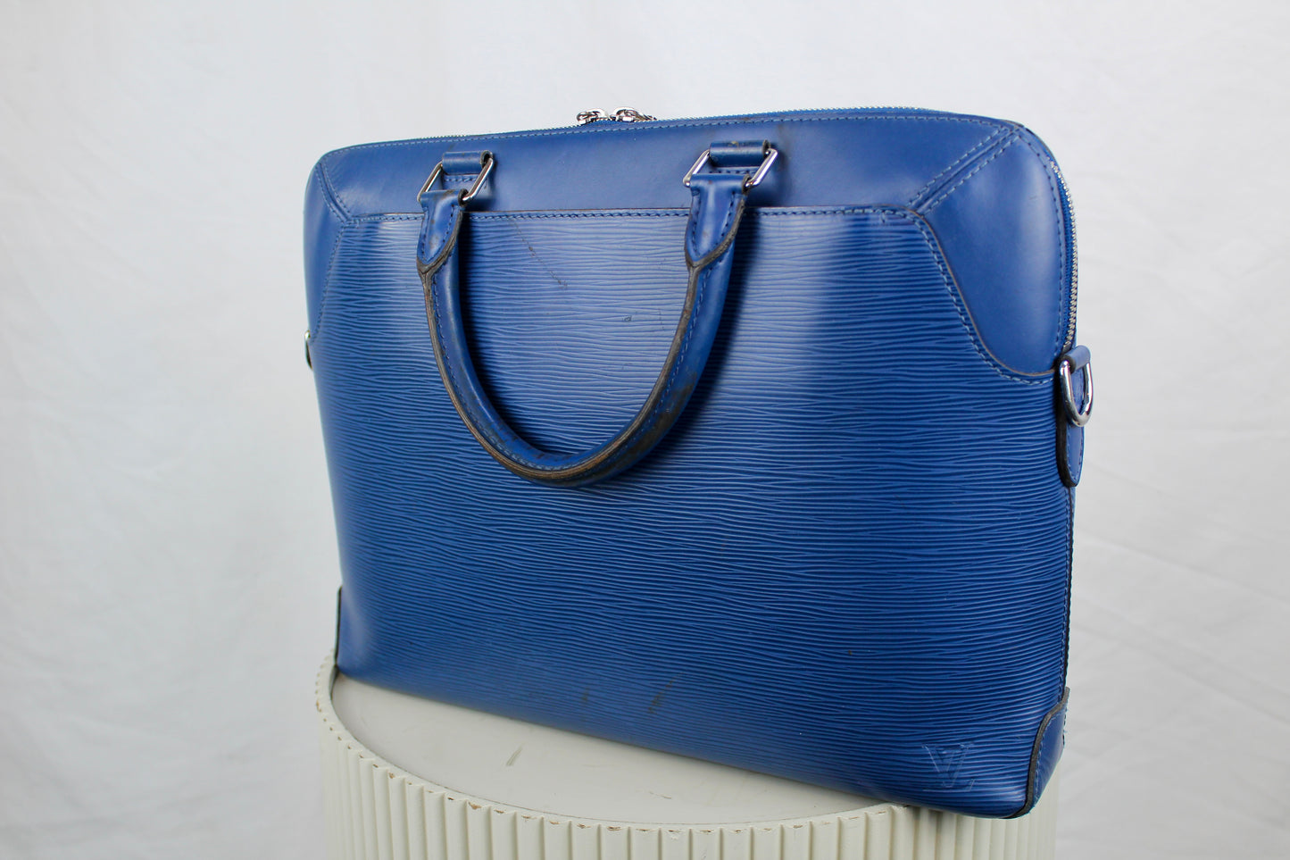 Louis Vuitton Oliver Case