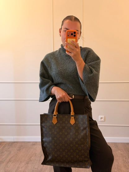 Louis Vuitton Sac Plat