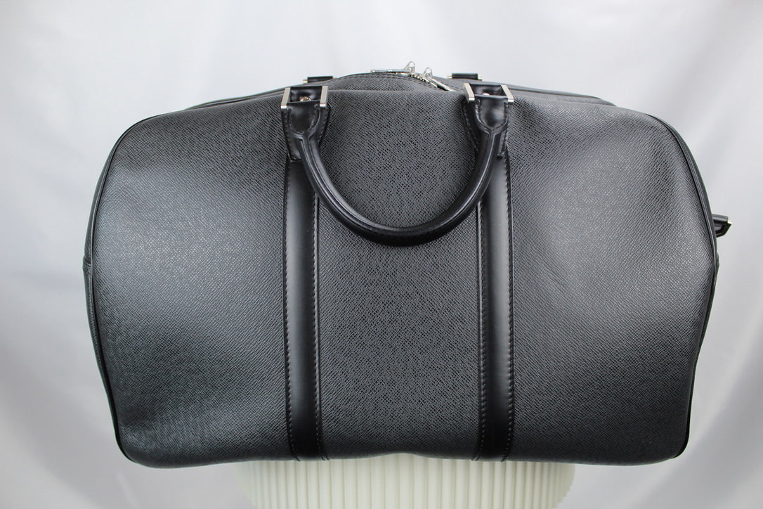 Louis Vuitton Taiga Kendall PM