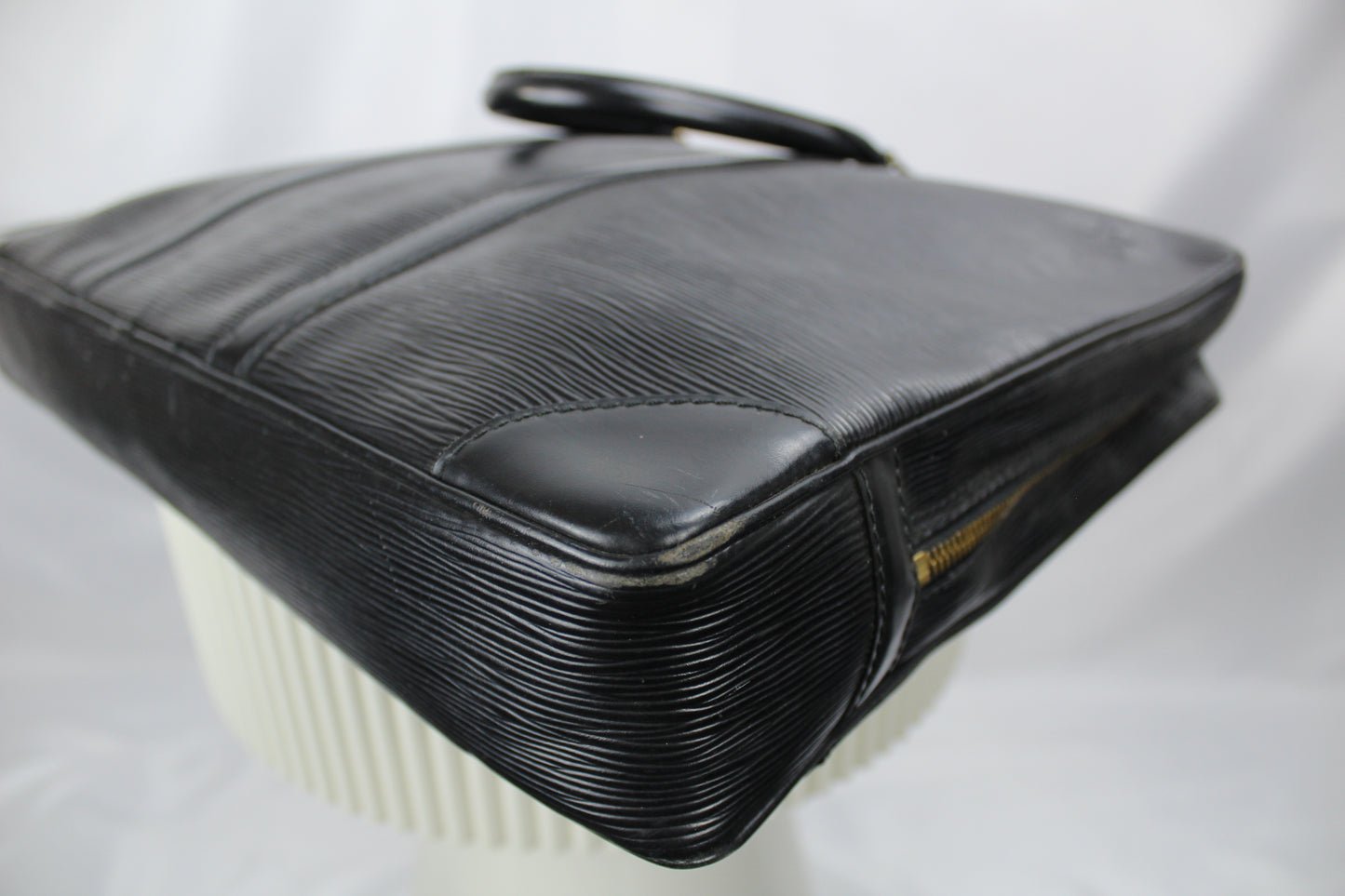 Louis Vuitton Porte Documents Voyage Epi