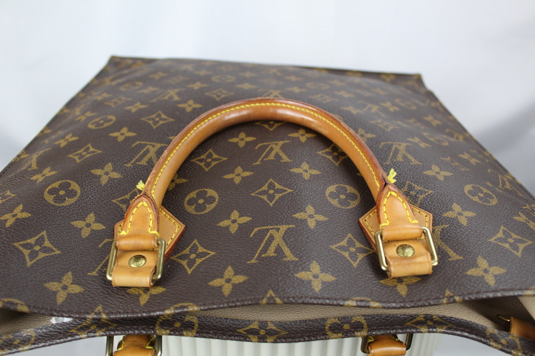 Louis Vuitton Sac Plat